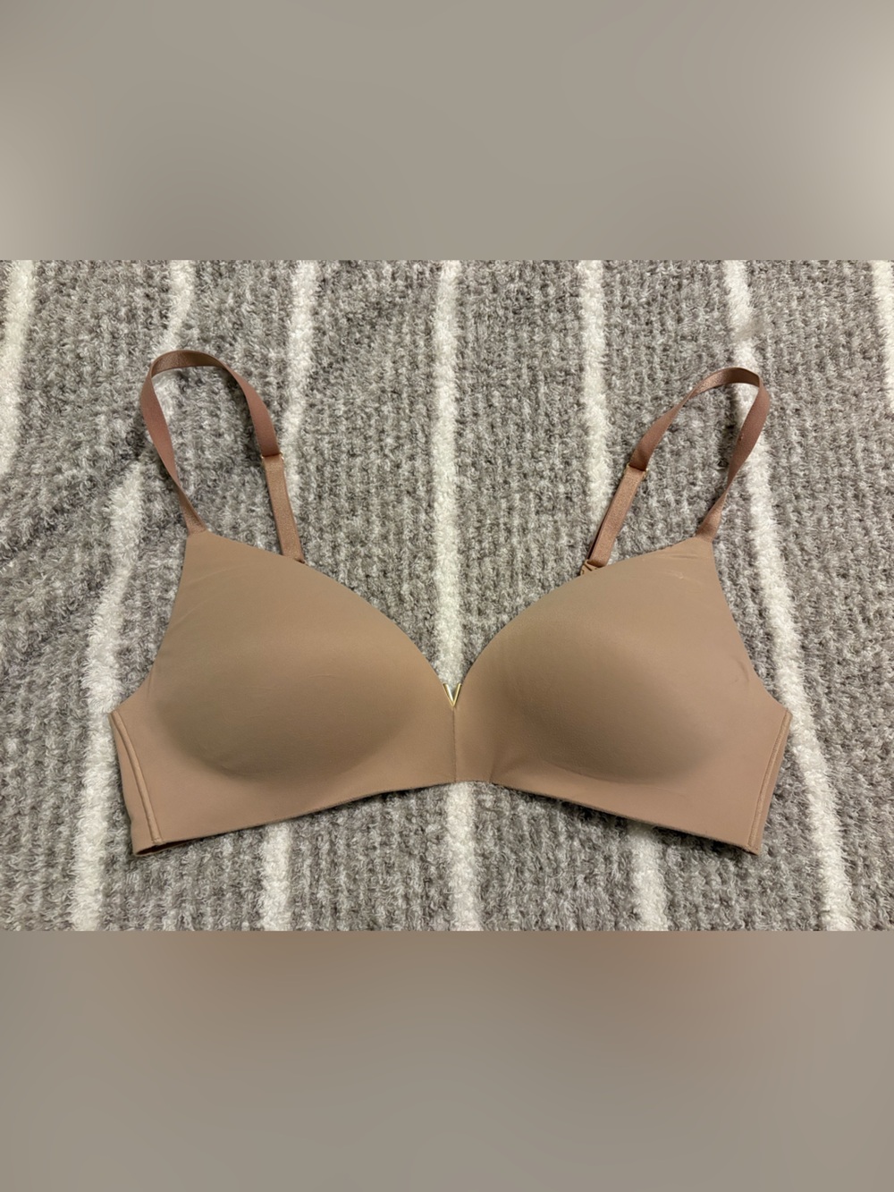 Victoria's Secret Wireless Push Up Bra - Beige